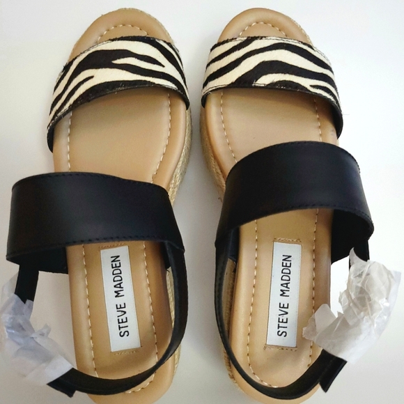 NIB Steve Madden - Catia Black & White Zebra Wedge Platform Sandal - Size 6 - Picture 5 of 8